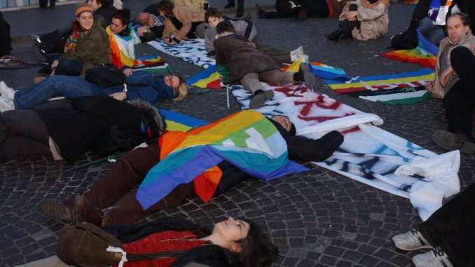 Risultati immagini per Che nelle scuole si torni a disobbedire ad ogni guerraâ€¦