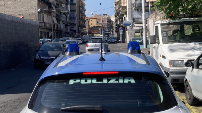 entrano-a-scuola-per-rubare-nell-aula-informatica-due-minori-arrestati-dalla-polizia-di-stato