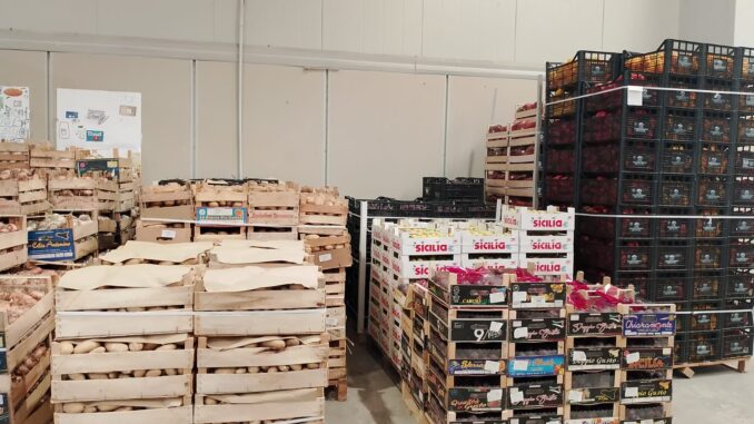 CIBO SEQUESTRATO E CONSEGNATO AL BANCO ALIMENTARE (002)