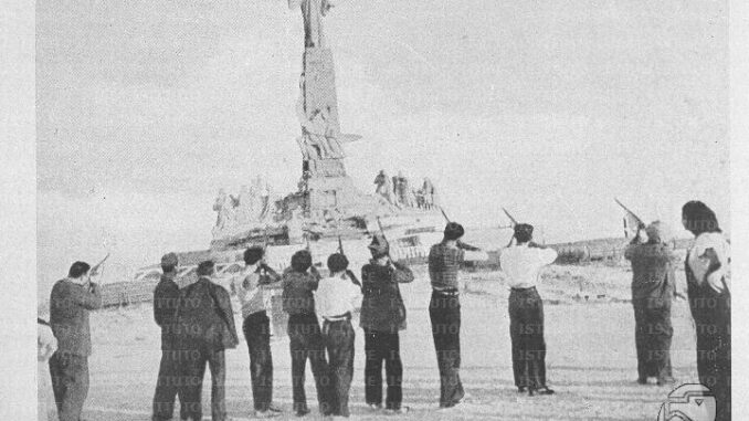 La Statua del Sacro Cuore a Cerro de Los Angeles (002)