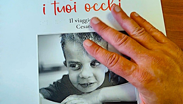 a - Un libro in Nero-Braille con immagini a rilievo realizzato dalla Stamperia di Catania (002)