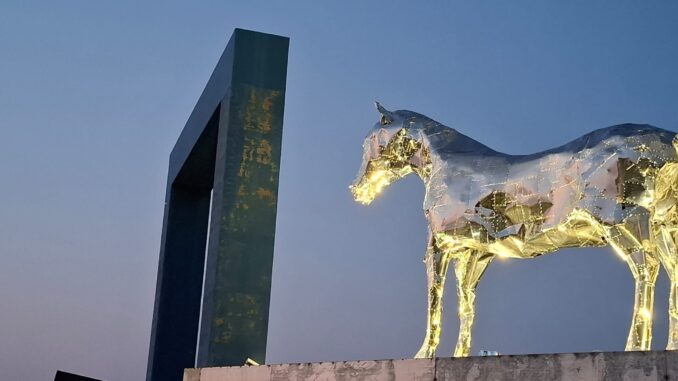 Cavallo eretico e Finestra sul mare (002)