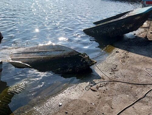 Rimozione delle barche immerse nei canali di Capo Peloro (2) (002)