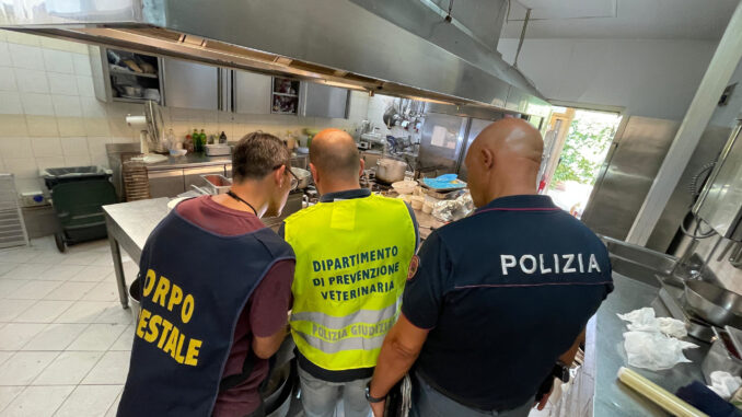 controlli-della-task-force-coordinata-dalla-polizia-di-stato-in-2-lidi-di-aci-castello.-sanzioni-per-40.700-euro