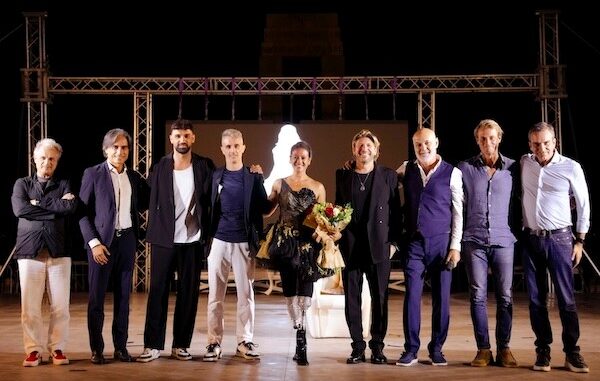 Giusy Versace incanta Reggio Calabria con lo spettacolo-anniversario '20 anni di Nuova Vita'