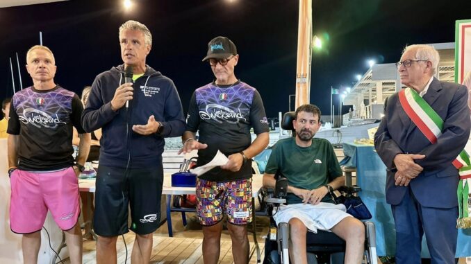 Stelle Beach Tennis insieme a Senatore Sallemi Piero Cotello Sindaco Francesco Aiello (002)